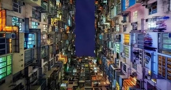 科比新闻发布会 香港的“纳米楼”有多小？竟然还莫得一个车位大，却大受接待